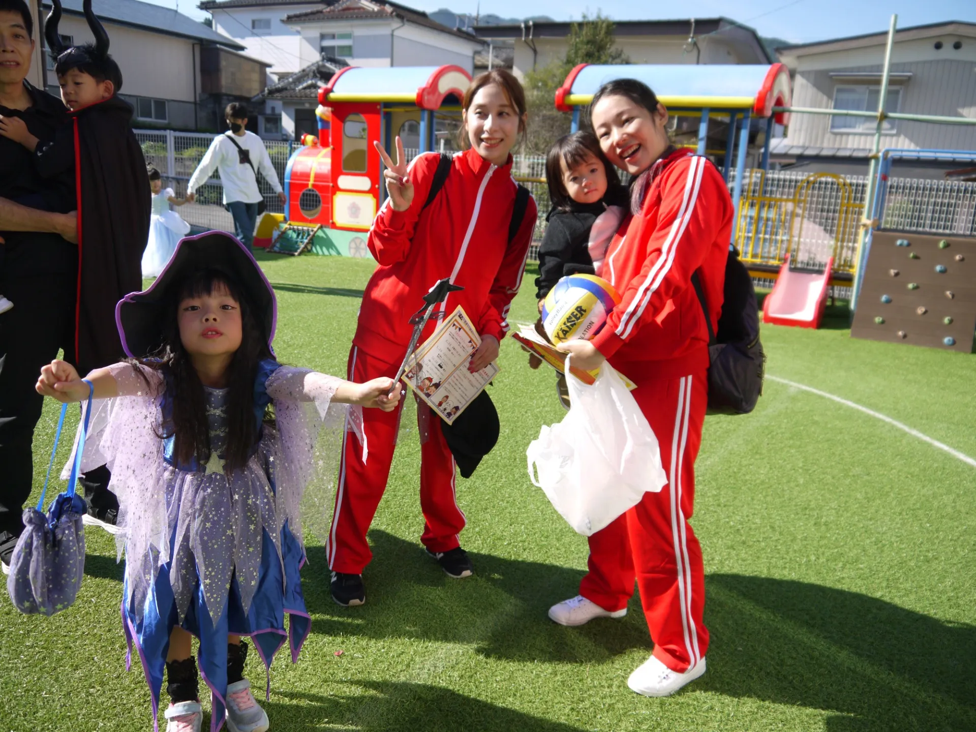 ハロウィンパーティ(親子で楽しむ様子)