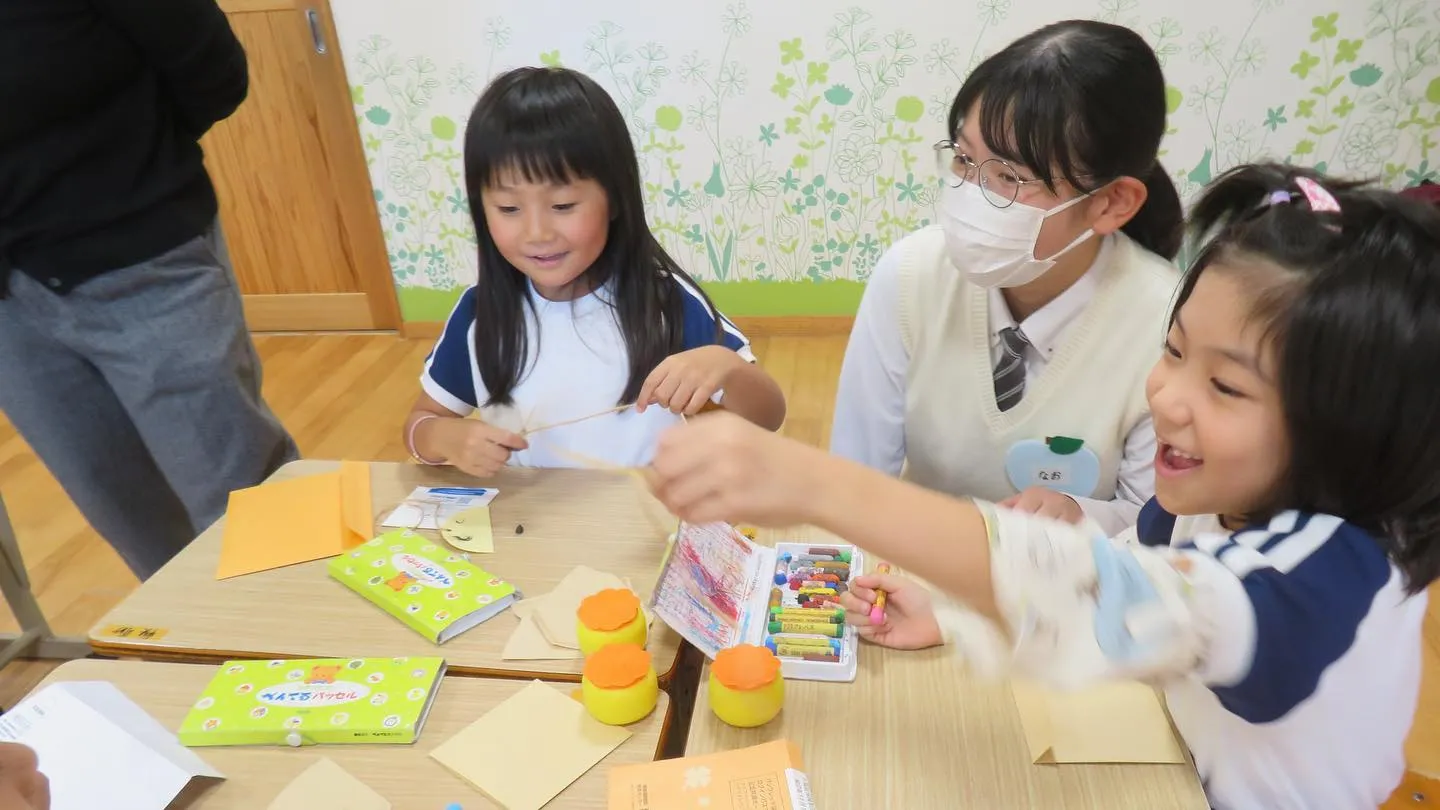 高千穂高校 未来探求の生徒さんが年長組に遊びに来てくれました...