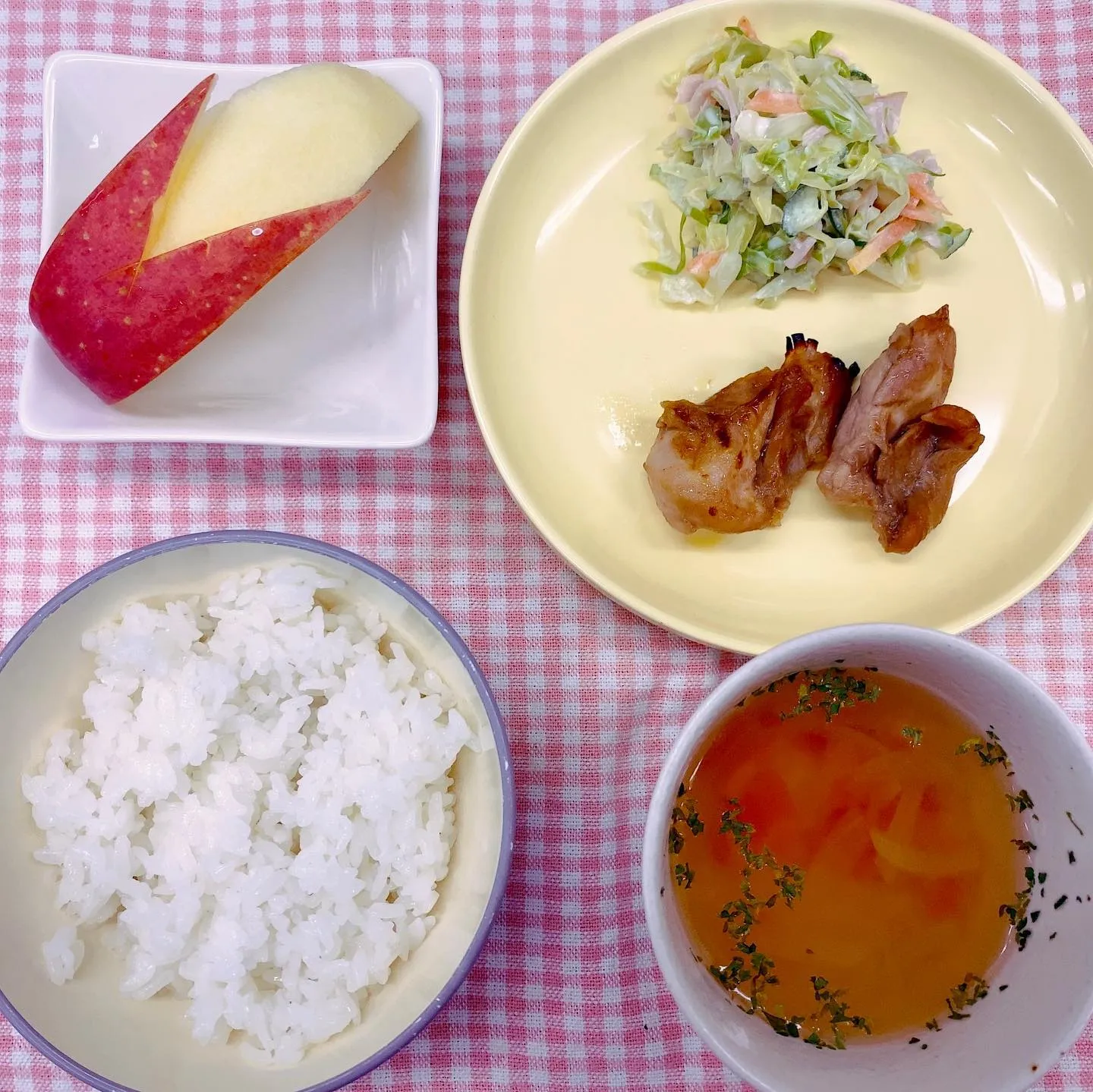 先生見て〜陽があたって気持ちいいよ〜✨