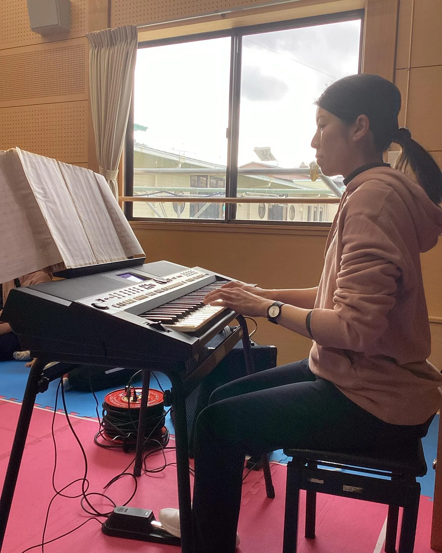 朝イチに音楽の予行練習がありました♪まだまだ眠いお友だちもい...