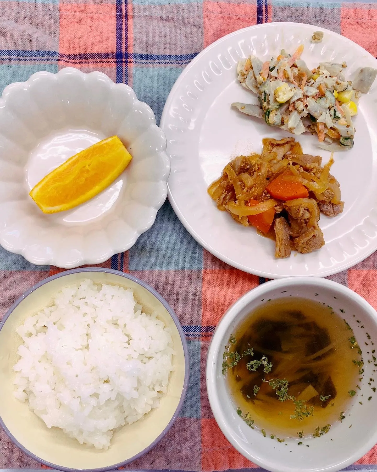 朝イチに音楽の予行練習がありました♪まだまだ眠いお友だちもい...