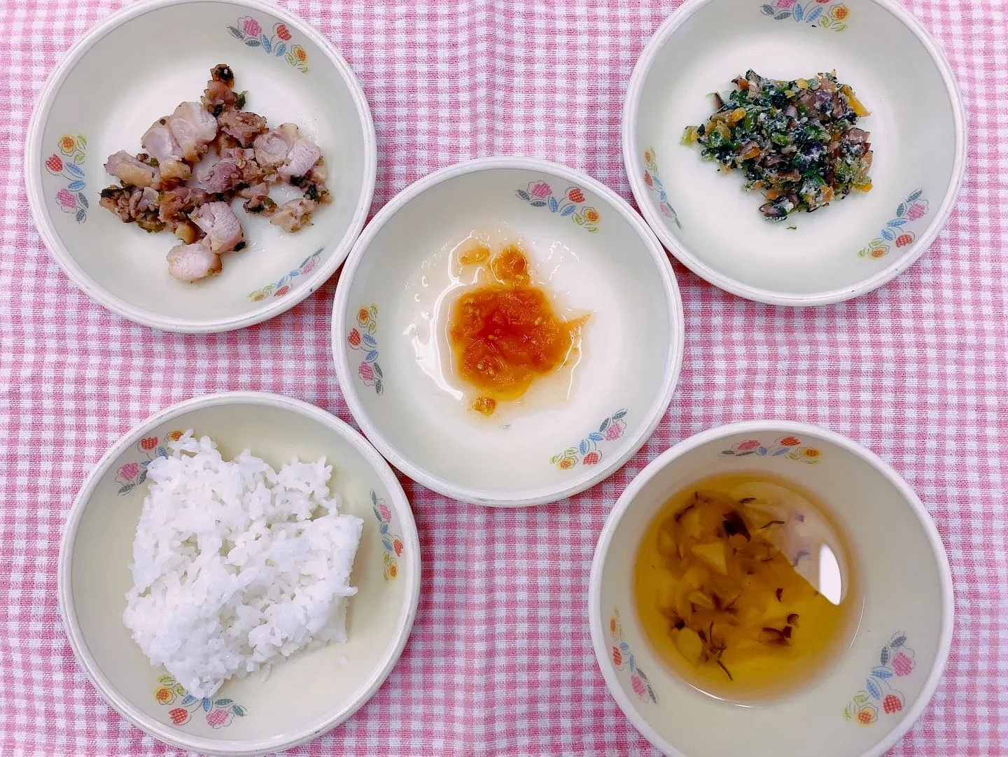 もも組さんの製作  ひな人形ができあがりました💮👍💓