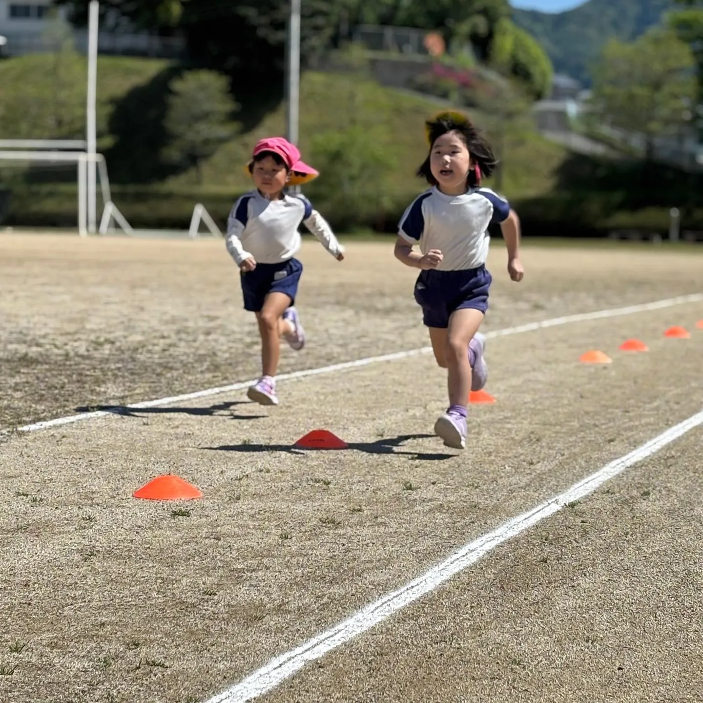 今日の年中長さんは高千穂高校のグラウンドでタイム測定🏃‍♂️...