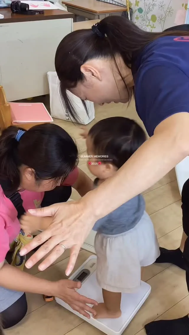 未満児(0～2歳児)クラスの今日は、身体測定と祖父母へのプレ...
