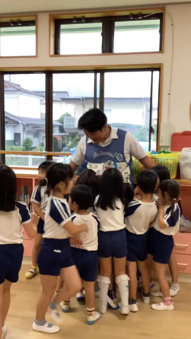 実習中の先生と遊ぶ子ども達✨️